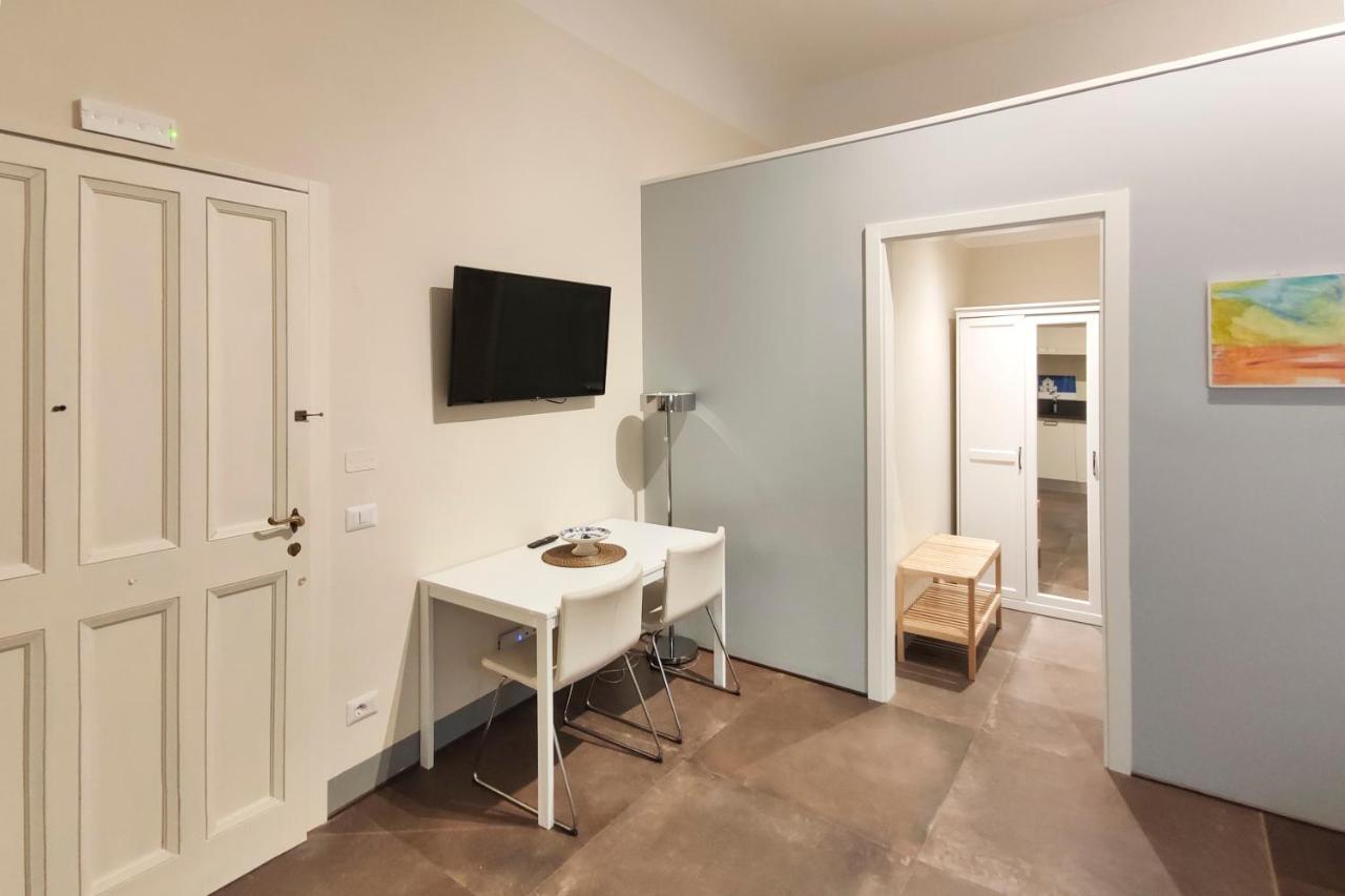Apt. Perla - Pauline Suites, Palazzo Borghese Firenze Bagian luar foto