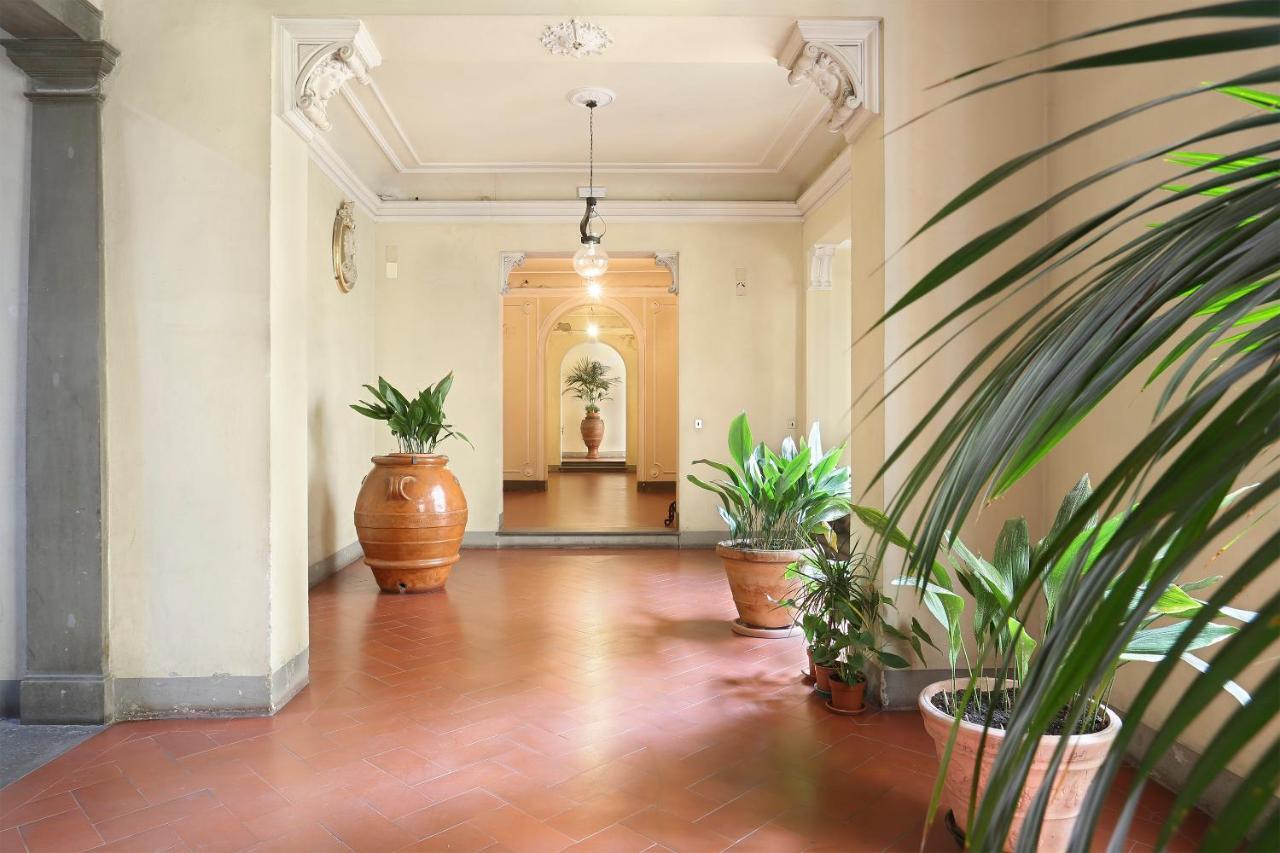 Apt. Perla - Pauline Suites, Palazzo Borghese Firenze Bagian luar foto