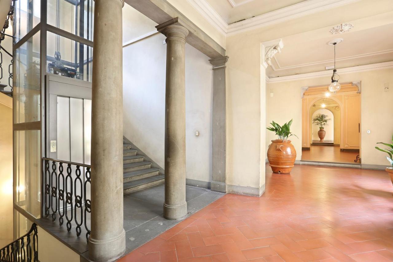 Apt. Perla - Pauline Suites, Palazzo Borghese Firenze Bagian luar foto