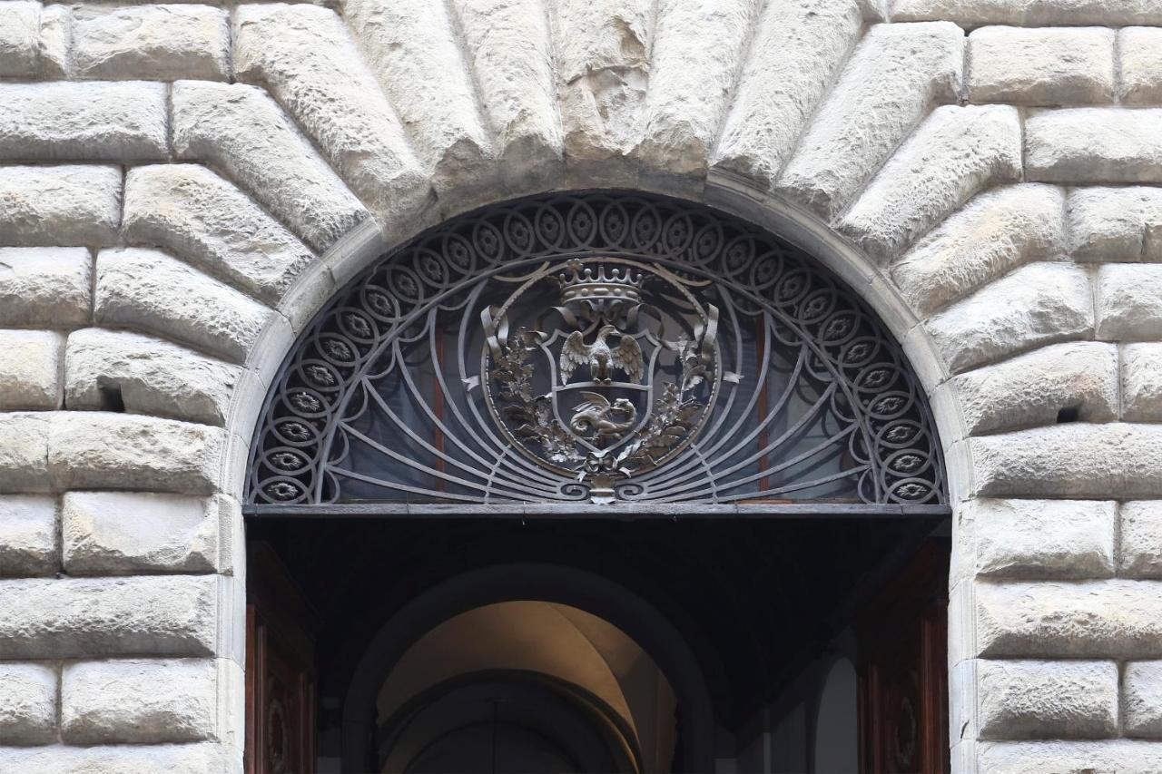 Apt. Perla - Pauline Suites, Palazzo Borghese Firenze Bagian luar foto
